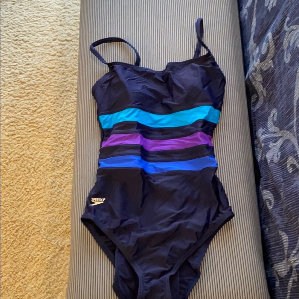 NWOT Speedo Swimsuit Size 10